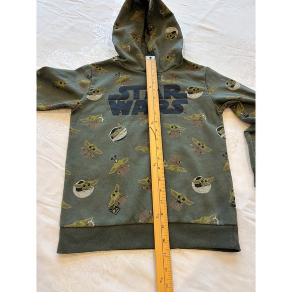 Disney Kids Star Wars The Mandalorian The Child Baby Yoda Hoodie Green size 8 - Picture 8 of 8